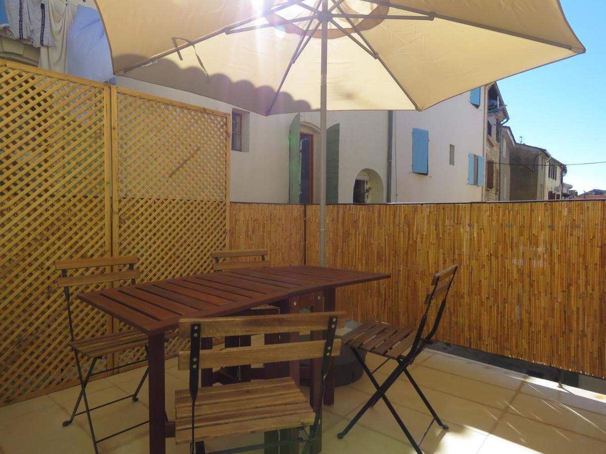 Appartement Centre Historique Avec Terrasse Au Porte De La Camargue Saint-Gilles  Exterior photo